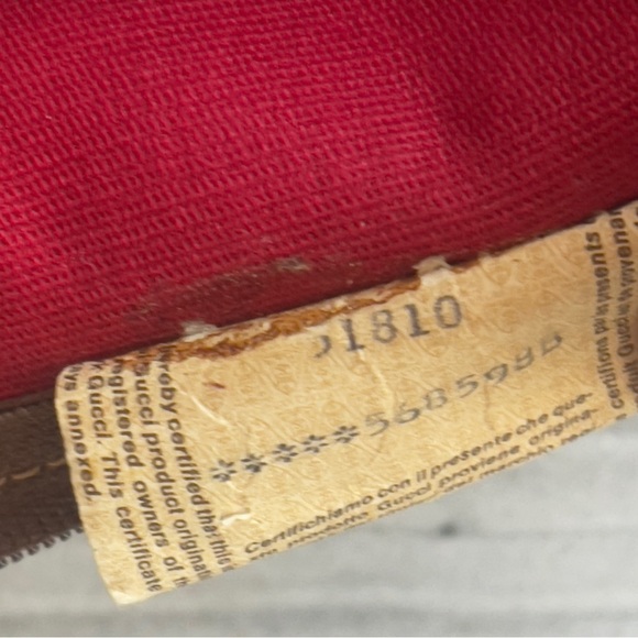 Vintage Gucci Duffle with a zip up bag inside - Picture 11 of 17